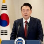 La policía surcoreana se dirige a detener al presidente Yoon Suk-yeol por decretar la ley marcial