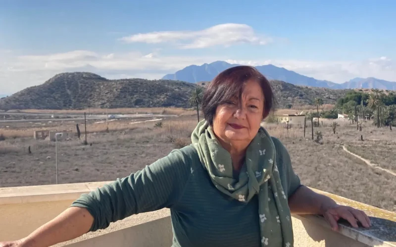 Miriam de Jesús Sánchez Perdomo sorprende con su nuevo poemario «Empezaré a Leer»