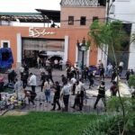 Retiran a maestros instalados en carpas en alrededores del Palacio Nacional de la Cultura