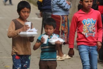 Sin cifras finales, pero con más de 4 mil 500 raciones entregadas: Cómo avanza la ayuda luego de los sismos en Guatemala