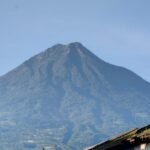 Temblores y erupciones volcánicas: Insivumeh explica relación entre secuencia sísmica y el volcán de Agua