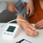 Cómo tomar la presión manualmente y cuál es el valor normal de una persona