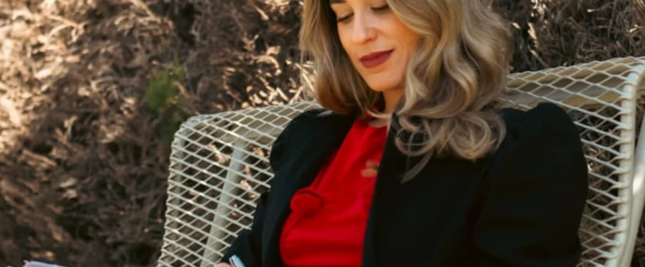 Ángela Fernández Torres debuta como autora con una obra que transforma el bienestar personal
