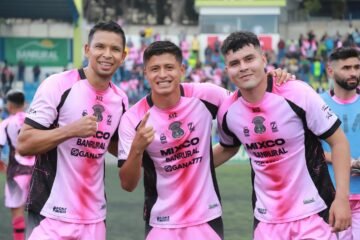 Mixco no suelta la cima mientras rojos y cremas igualan en el Clásico