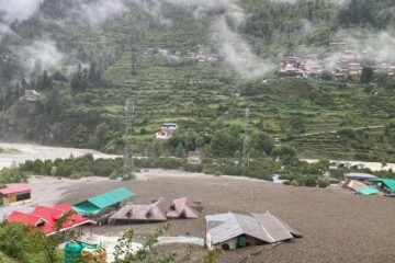 Al menos cuatro muertos y decenas de desaparecidos tras una fuerte riada en el Himalaya indio