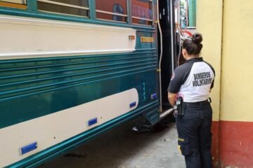 Ataque armado contra piloto y ayudante deja dos fallecidos en Villa Nueva