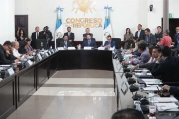 Congreso reactiva cuestionada iniciativa para reducir controles en los gastos municipales