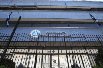 Salida de El Salvador pone en duda la continuidad del Parlamento Centroamericano
