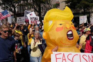 Cientos de miles de personas protestan en Estados Unidos contra la deriva autoritaria de Trump