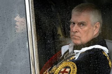 Carlos III de Inglaterra fuerza al príncipe Andrés a renunciar a sus títulos para frenar el deterioro de la Corona