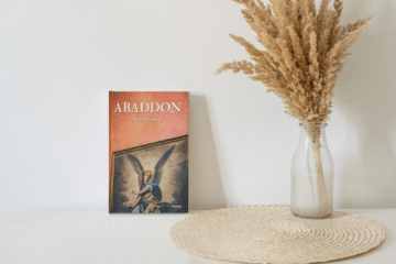 Paulina Allende Miranda irrumpe en el panorama literario con una fantasía oscura que reflexiona sobre la fe y la condición humana