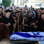 El intercambio de cadáveres entre Israel y Hamás enturbia el alto el fuego en Gaza