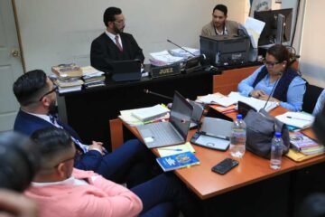 Juez desobedece a la CC y mantiene cambio de delito en caso de fraude por Q67.9 millones