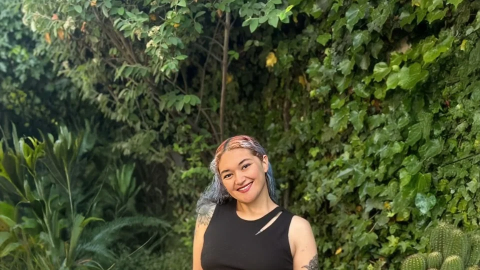 Deby Lara Lara: sanar a través de la palabra y del amor propio