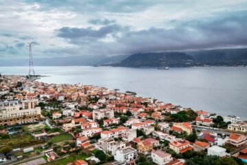 El puente que une a Italia y divide a los italianos