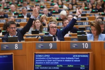 El acercamiento de la derecha a los ultras tensa la cuerda en Bruselas