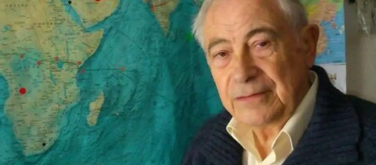 Ángel Rodríguez Vergara: de la realidad del comercio internacional a la ficción literaria