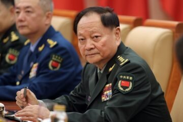 China purga a su cúpula militar y acusa al máximo general de “pisotear” la autoridad de Xi Jinping
