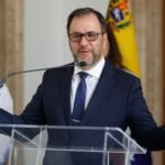 Albares saluda la amnistía en Venezuela y ofrece a su homólogo venezolano el apoyo de España a la transición