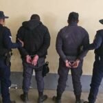 Reo se fuga antes de audiencia, se lanza desde un puente y muere en un río de aguas negras