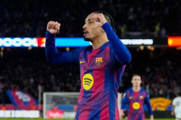 Barcelona se impone a Oviedo y mantiene en su poder el liderato