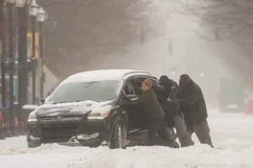 La tormenta ‘Fern’ azota Estados Unidos: avanza hacia el este dejando miles de vuelos cancelados y un millón de familias sin luz