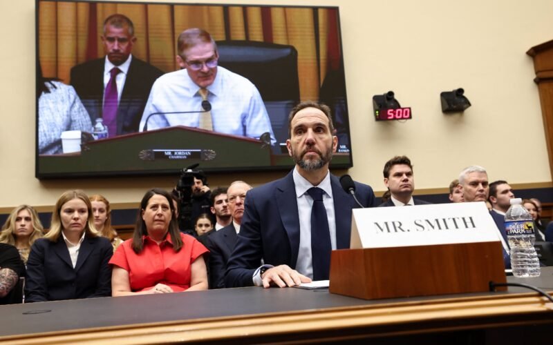 El fiscal especial que imputó a Trump defiende ante el Congreso que actuó de modo “apolítico”