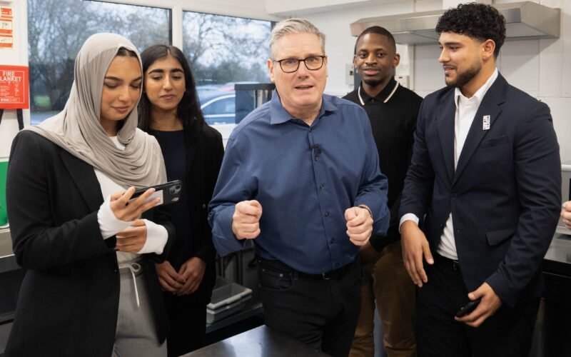 Starmer se atrinchera ante los rivales internos que aspiran al liderazgo del Partido Laborista