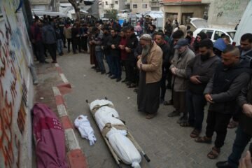 Al menos 18 palestinos muertos en bombardeos israelíes en Gaza pese al alto el fuego