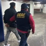 Ofrecía servicios como guardia de seguridad y desaparecía con el arma que recibía en su primer turno