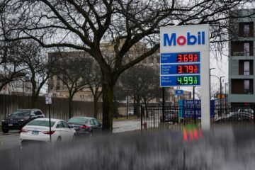 El dilema de Trump, entre enriquecer a las petroleras o aliviar a los conductores estadounidenses