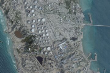 Estados Unidos bombardea la isla de Jarg, estratégica para el petróleo de Irán