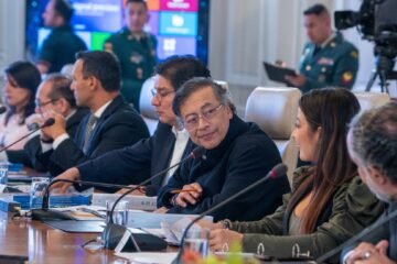 El presidente de Colombia, Gustavo Petro: “Están bombardeándonos desde Ecuador”