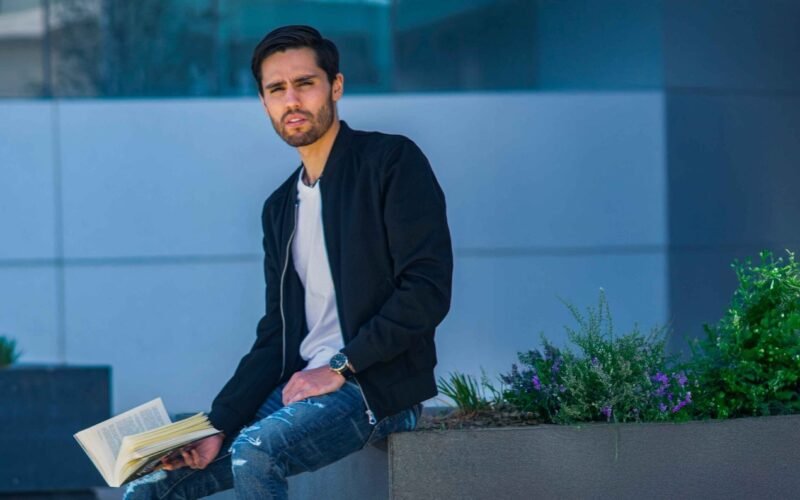 Ricardo Mauricio Camacho Ramírez emociona con una obra poética sobre la pérdida y la reconstrucción emocional