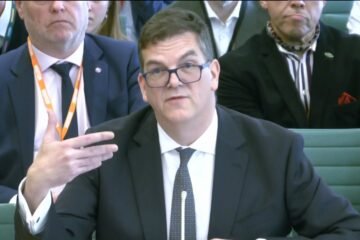 El alto funcionario cesado por Starmer asegura que el Gobierno británico presionó para acelerar el nombramiento de Mandelson
