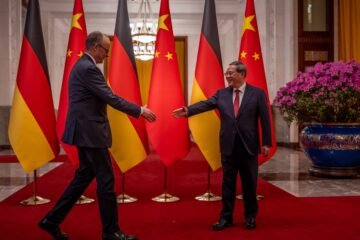 China aprovecha el desprestigio de EE UU para mejorar su imagen internacional