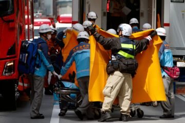 Una veintena de hospitalizados por inhalar una sustancia desconocida en un ataque en Tokio