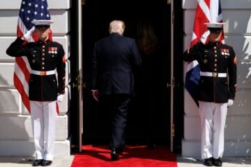 Trump usa la sentencia del Supremo que cercena los derechos de las minorías para mejorar sus perspectivas electorales