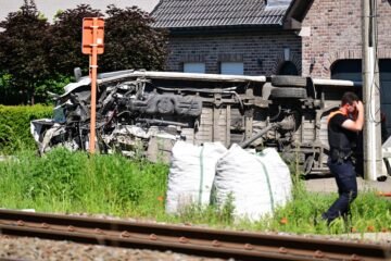 Varios muertos en Bélgica por la colisión de un tren con un autobús escolar