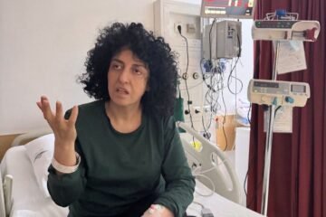 La Nobel de la Paz iraní Narges Mohammadi recibe el alta y es trasladada a su domicilio