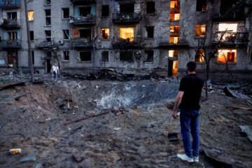 Al menos 20 muertos en uno de los peores bombardeos rusos contra Kiev: “Esto es un ataque terrorista”