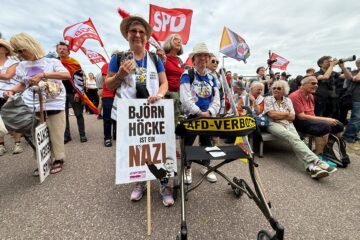 La ultraderecha alemana AfD reelige a su cúpula en medio de fuertes protestas contra el partido y rivalidades internas