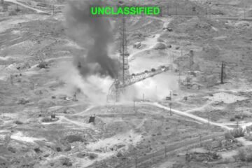 Estados Unidos bombardea el norte de Irán y estrecha el cerco sobre Ormuz
