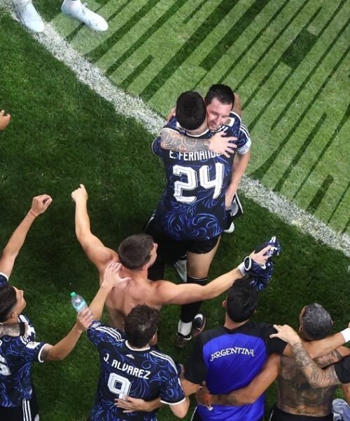 Argentina vuelve a una final y muestra que los campeones también saben sufrir