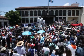 CC ordena al ministro de Gobernación resguardar la Usac antes de la toma de posesión de Walter Mazariegos