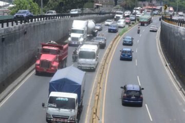 Maniobras en viaducto de Lomas del Norte provocan tránsito lento en distintos puntos de la ciudad