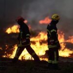 El fuego del suroeste de Francia gana terreno y obliga a nuevas evacuaciones masivas