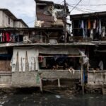 Yakarta, la ciudad más poblada del mundo, se hunde en el mar de Java
