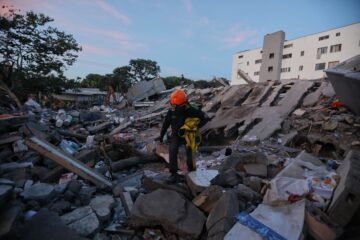 Última hora del terremoto en Colombia, en directo | Asciende a 224 la cifra de muertos por el seísmo en Colombia de magnitud 7,4