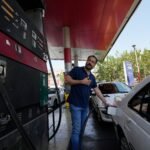 Colas en las gasolineras y miedo a las subidas de precios en Irán: “Cada día somos más pobres”